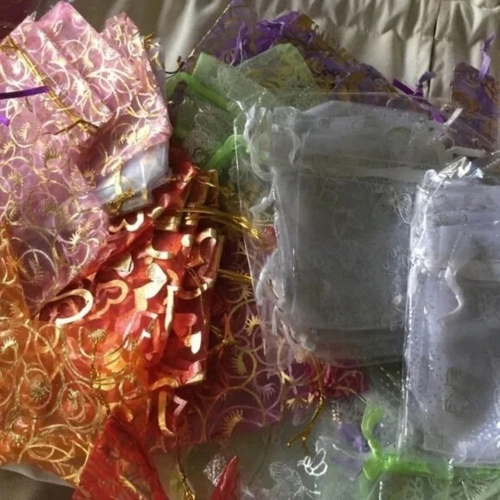 New 10 pcs Medium Assorted Organza Gift Bags. Fashion Accessories. - Picture 6 of 9